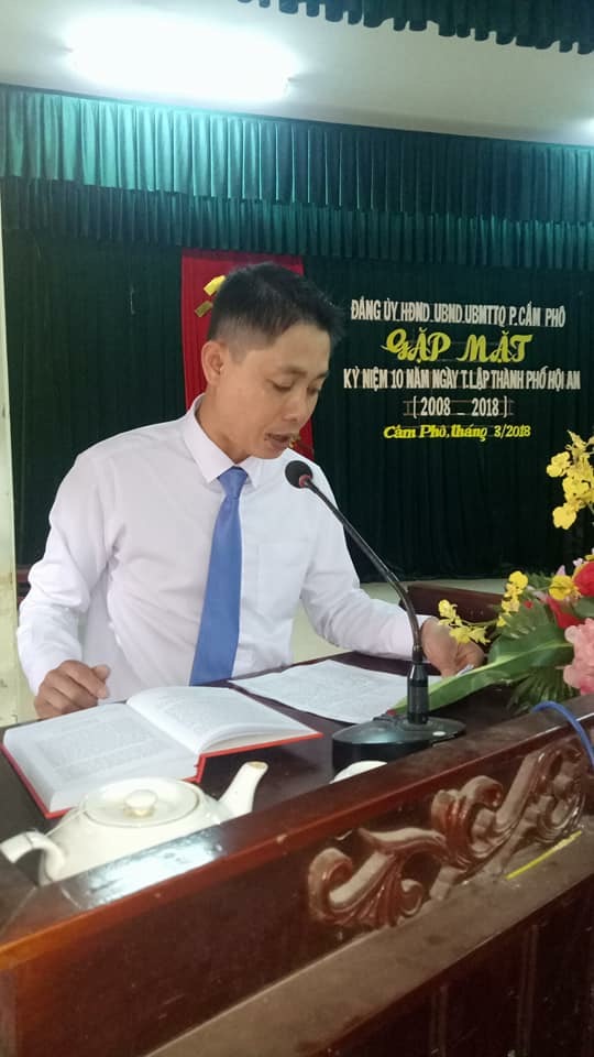 Đ/c Nguyễn Đức Chung - Bí thư Đảng ủy phát biểu ôn lại truyền thống 10 năm Thành lập thành lập Hội An